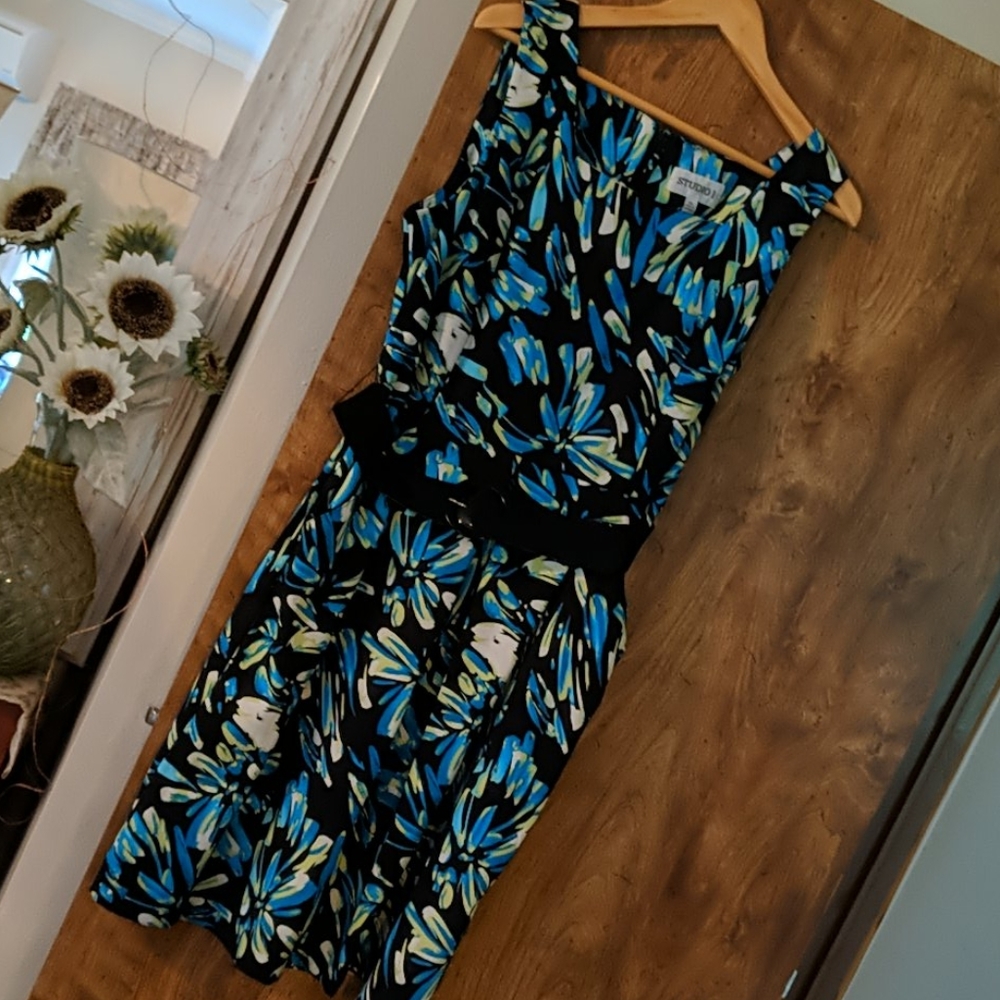 Fitted floral square neck dress